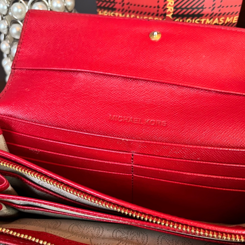 Michael Kors Brown Signature Jet Set Coated Canvas Wallet w/Red & Tan Interior - Picture 10 of 11